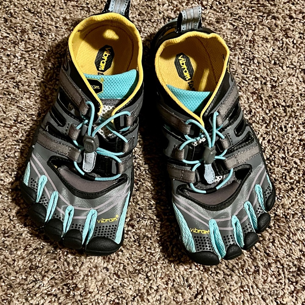 Vibram fivefingers shoes